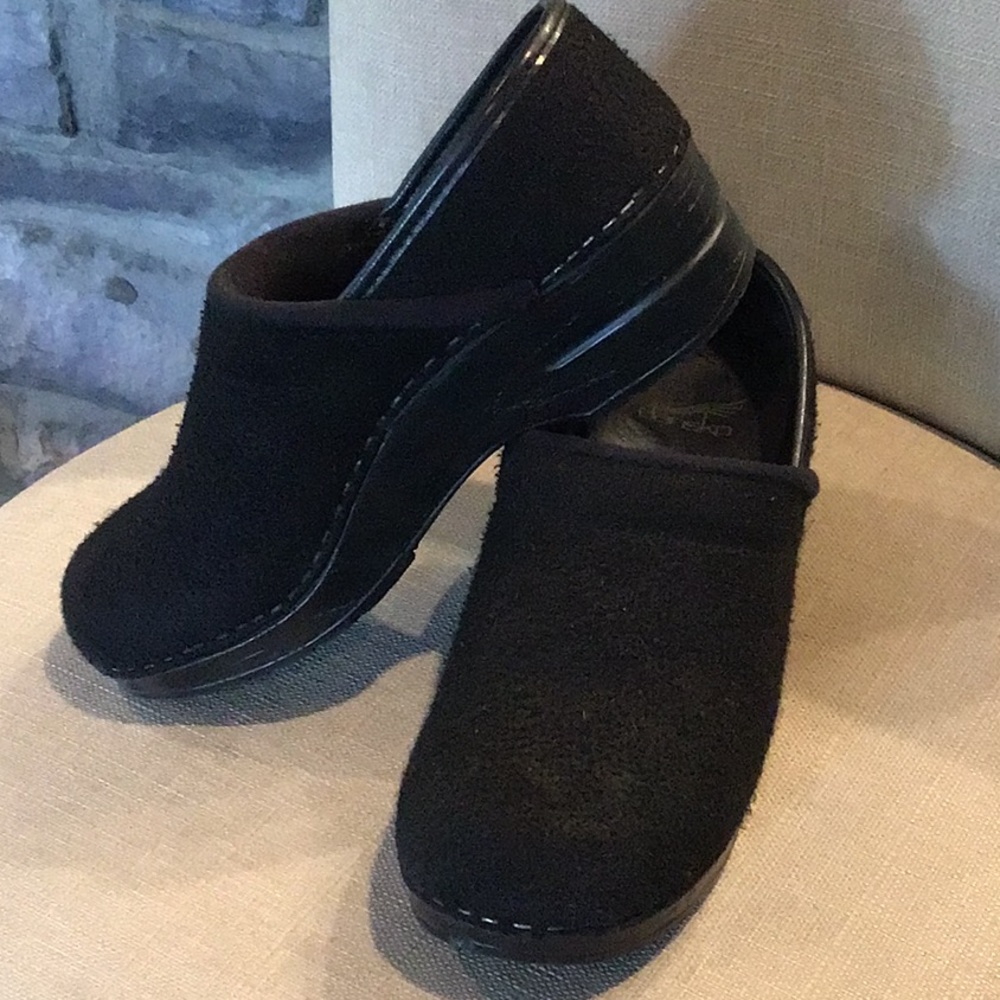 Size 38 Danskos